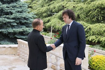 premier-ministrma-iranis-saelCoSi-gaxsnil-samZimris-wignSi-Canaweri-datova
