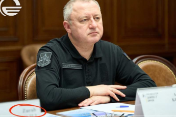 evrokavSiris-marTlmsajulebis-komisari-didie-reinderi-kievSi-generalur-prokuror-andrei-kostins-Sexvda-Sexvedras-eswreboda-zurab-adeiSvilic-Tumca-am-jerze-is-fotoze-ar-gamoaCines