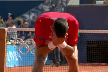 novak-jokoviCis-gadamwyveti-qula-da-emocia-karieraSi-pirveli-olimpiuri-Cempionobis-Semdeg-video