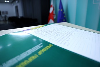 ceskom-da-adgilobrivma-sadamkvirveblo-organizaciebma-qcevis-eTikis-kodeqss-moaweres-xeli