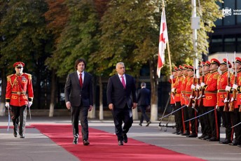 mTavrobis-administraciaSi-ungreTis-premier-ministris-daxvedris-oficialuri-ceremonia-gaimarTa