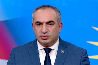 vladimer-boJaZe-makronma-gaiara-sakiTxebi-im-adamianTan-romelic-Tavis-politikur-gundTan-erTad-iRebs-gadawyvetilebebs-Cvens-qveyanaSi-da-amaSi-gasakviri-araferia