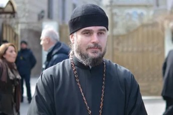 dekanozi-Salva-kekelia-mSvidobiani-protesti-taZarSi-givardeba-da-giyvirian-gamodi-gareT-moRalate-qveynis-mtero---ras-aRwevT-eklesiis-gmobiT-patriarqis-ginebiT