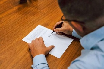 robert-ficom-Ria-weriliT-mimarTa-evrokavSiris-xelmZRvanelobas-rusuli-gazis-tranzitis-SeCerebis-Sesaxeb-ukrainis-gadawyvetilebasTan-dakavSirebiT