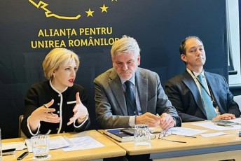 evroparlamentis-politikuri-jgufis-evropeli-konservatorebi-da-reformistebis-miwveviT-eka-sefaSvilma-sityviT-mimarTa-saerTaSoriso-konferenciis-Make-Europe-Great-Again--MEGA-monawileebs
