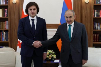 irakli-kobaxiZe-nikol-faSinians-Sexvda