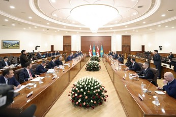 saqarTvelosa-da-yazaxeTis-premier-ministrebis-pirispir-Sexvedris-Semdeg-gafarToebuli-formatis-molaparakebebi-gaimarTa
