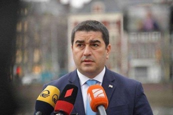 Salva-papuaSvili-mediasTan-dakavSirebul-sakanonmdeblo-iniciativaze-rodesac-gvaqvs-aRiareba-donoris-mxridan-rom-Tanxebi-ixarjeboda-propagandaSi-Cven-ra-Tqma-unda-am-propagandis-sawinaaRmdego-zomebi-unda-miviRoT
