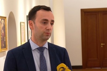 levan-maxaSvili-rodesac-trampi-saubrobs-rom-omi-ar-unda-dawyebuliyo-maxsendeba-3-wlis-win-saqarTvelos-parlamentis-mier-miRebuli-rezolucia-sadac-iyo-saubari-rom-yvelas-gaekeTebina-maqsimaluri-raTa-agveridebina-omi-ukrainaSi