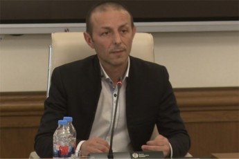 goCa-mukbaniani-zurab-miqaZe-da-donaZe-erTmaneTSi-kamaTobdnen-Tu-vis-unda-mieca-interviu-miqaZe-ambobs-rom-moqalaqis-mxridan-patrulis-misamarTiT-moxda-Tavdasxma-ra-drosac-ganaxorciela-patrulma-Semxvedri-gasrola
