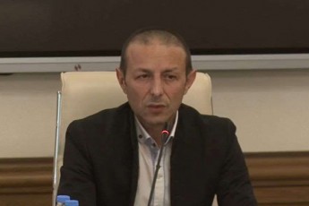 goCa-mukbaniani-pirveli-vinc-Zalian-swrafad-movida-iyo-sapatrulos-ufrosis-zurab-miqaZis-manqana-romelsac-manqanaSi-uzis-guram-donaZe-gveubnebian-maCveneT-kamera--donaZem-kaseta-amoiRo-da-es-kaseta-mas-Semdeg-arasdros-aravis-unaxavs