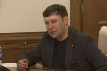 giorgi-afrasiZe-specoperaciis-dasrulebis-mere-vertmfrenidan-cecxli-gaxsnes-saidanac-saxls-cecxlis-ali-moedo-babua-daWrili-iyo-saxlSi-da-iTxovdnen-SeeSvaT--arc-erT-mezobels-imis-saSualeba-ar-misces-rom-Sesuliyvnen