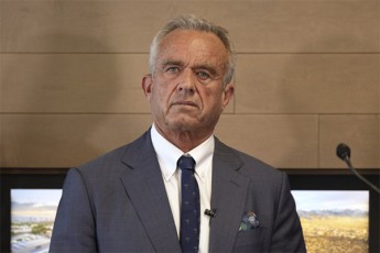 Politico-robert-frensis-kenedi-umcrosi-acxadebs-rom-dif-sTeiTi-realuria-sakvebis-da-wamlis-maregulirebel-saagentos-ki-industriis-marionetebs-uwodebs