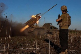 The-Telegraph-samSvidobo-SeTanxmebis-pirobebis-farglebSi-trampi-putins-uflebas-miscems-SeinarCunos-TiTqmis-yvela-teritoria-romelic-man-ukrainas-waarTva