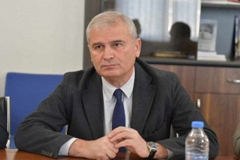 irakli-qadagiSvili-partia-alternativa-germaniisTvis-is-ar-jdeba-liberalur-meinstrimSi-da-gansxvavebulia-maT-mTel-rig-sakiTxebze-aqvT-gansxvavebuli-poziciebi-rac-gabatonebuli-klasis-interesebSi-ar-Sedis