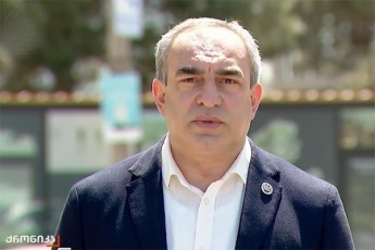 vladimer-boJaZe-daTa-TavaZis-speqtaklze-Tavisuflebas-da-aRviraxsnilobas-ver-arCeven-es-adamianebi-amas-kavSiri-ar-aqvs-xelovnebasTan-es-adamianebi-warmoadgenen-radikalur-opozicias-eseni-arian-radikaluri-aqciebis-avangardSi