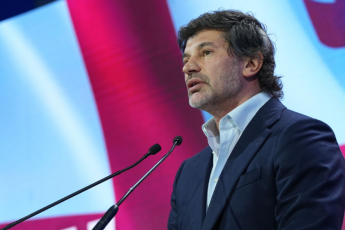 kaxa-kalaZe-minda-mivuloco-irakli-kobaxiZes-partiis-Tavmjdomareoba---masze-partiul-muSaobaze-Zalian-bevria-damokidebuli