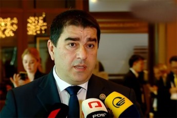 Salva-papuaSvili-aSS-Si-araformaluri-mmarTvelobis-Sesusteba-pirdapir-proporciulad-aisaxeba-amerikel-da-qarTvel-xalxs-Soris-urTierTobebis-gaumjobesebaze