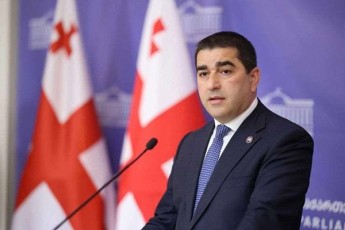 Salva-papuaSvili-batoni-gaxaria-sakmaod-adviladve-cxovrobs-im-mxriv-rom-mas-moraluri-barierebi-gadalaxul-aqvs-da-am-dros-tyuilic-SeiZleba-da-nebismieri-sxva-uRirsi-saqcielic