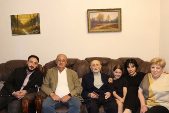 faSizmze-gamarjvebidan-80-weli-gavida