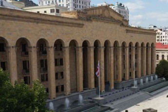 Tuki-vinme-cdilobda-saqarTveloSi-demokratiisTvis-Ziris-gamoTxras-es-iyo-dif-sTeiTi-dRes-saqarTvelo-aris-demokratiuli-qveyana-romelic-mtkiced-icavs-samarTlis-uzenaesobas-da-adamianis-ZiriTad-uflebebsa-da-Tavisuflebebs