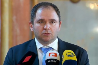 nikoloz-samxaraZe-jo-uilsons-aravin-kiTxavs-vis-miscemen-vizas-da-vis---ara---sainteresoa-rom-man-euTos-saparlamento-asambleas-ki-ar-mimarTa-aramed-erT-erT-wevr-qveyanas-radgan-TviTonac-icis-rom-es-werili-ganwirulia-marcxisTvis