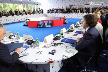 irakli-kobaxiZe-omebis-daucvelobisa-da-identobis-krizisis-dros-msoflios-Zlieri-evropa-sWirdeba-saqarTvelo-rCeba-strategiul-mokavSired-da-dgas-wesebze-dafuZnebuli-saerTaSoriso-wesrigis-wina-xazze