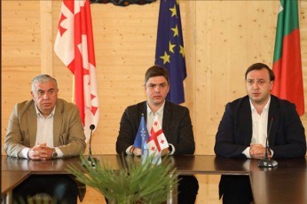 guriis-mxareSi-saxelmwifo-rwmunebuli-CoxataurSi-adgilobrivi-TviTmmarTvelobis-warmomadgenlebs-Sexvda