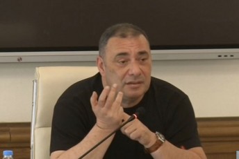 giorgi-iakobaSvili-2011-wels-sorosis-fondis-xelmZRvanelma-qeTi-xuciSvilma-SemomiTvala-rom-CvenTan-iqneba-grantebi-da-davafinansebT-ofisis-qiraso---davwereT-proeqti-da-misces-sxvas