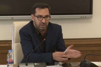 vaxtang-xuzmiaSvili-saburTalos-sagamoZiebo-samsaxuris-ufrosi-iyo-zaza-mesxi-da-gamomZiebeli-mamuka-mdinaraZe-rodesac-studentebi-xelwerilis-safuZvelze-gauSves-saxlSi-mdinaraZec-daakaves-da-zaza-mesxic