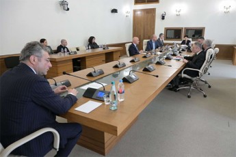 irakli-ruxaZe-benduqiZe-Riad-aRudga-saakaSvils-rom-ar-SeiZleba-rkinigzis-privatizebis-gakeTebao-man-darwmunebuli-var-icoda-risTvisac-akeTebdnen-mec-vicodi