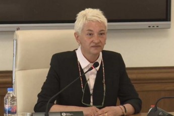 rusudan-SaraZe-mowme-hyveba-rom-daTa-axalaiam-gamarTa-TaTbiri-dascinodnen-mamaCems-rogor-gaagores-profesora-da-iq-dasaxelebulia-mkvlelis-zedmetsaxeli-axalaia-asaxelebs-rom-es-pirvelis-davalebiT-moxda