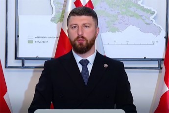 arCil-gordulaZe-maSin-rodesac-aSS-Si-msjeloben-rom-FARA-unda-gamkacrdes-Turme-Cven-ar-gvaqvs-ufleba-rom-zustad-identuri-kanoni-gvqondes-Cvens-qveyanaSi-es-aris-ara-mxolod-ormagi-standarti-zogadad-standartebis-msxvreva