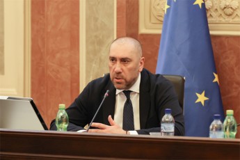 Tbilisis-sakrebulos-Tavmjdomared-zurab-abaSiZe-airCies-Tbilisis-sakrebulos-Tavmjdomareoba-CemTvis-gansakuTrebuli-pativi-da-udidesi-pasuxismgeblobaa