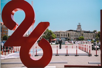 Sinagan-saqmeTa-saministro-26-maisis-sazeimo-RonisZiebebiT-moqalaqeebs-foTSi-umaspinZlebs