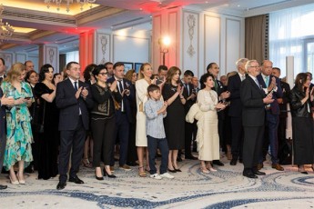 saqarTvelos-saparlamento-delegacia-espaneTSi-myof-qarTul-diasporasTan-erTad-espaneTis-samefoSi-saqarTvelos-saelCos-organizebiT-saqarTvelos-damoukideblobis-dRisadmi-miZRvnil-RonisZiebas-daeswro