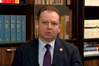 Tornike-WeiSvili-evroparlamentarebis-jgufis-vizitze-mizani-maTi-Camosvlis-aris-isev-da-isev-cecxlze-navTis-dasxma-radikalebi-cdiloben-dRes-rusTavelze-Seikribon-da-moxdes-procesebis-radikalizacia