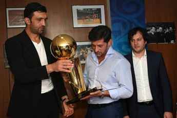 irakli-kobaxiZe-kaxa-kalaZes-da-zaza-faCulias-warvadgenT-wminda-giorgis-saxelobis-gamarjvebis-ordenze-maT-aqvT-miRebuli-umaRlesi-jildo-umaRles-saklubo-turnirebSi-da-es-warmateba-unda-davafasoT