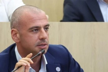 levan-maWavariani-ucxouri-Carevis-winaaRmdeg-evrokavSirisa-da-britaneTis-TanamSromlobis-Sesaxeb-aravin-aravis-saqmeSi-ar-unda-Caerios-magram-Cvens-saqmeebSi-ratom-erevian