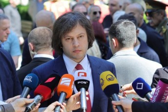 irakli-kobaxiZe---opozicias-ar-hyavs-arcerTi-reitinguli-da-qarizmatuli-figura-amis-gamoa-rom-ureitingo-politikosebs-xan-erT-davalebas-aZleven-garedan-xan-meores-vercerTi-maTi-iniciativa-ver-iqneba-warmatebuli