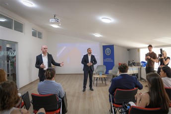 sagamoZiebo-samsaxuri-staJirebis-programis-Sesaxeb-studentebs-Sexvda