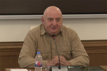 veterani-malxaz-Tofuria-anwuxeliZis-qveyanaSi-lazares-gmiri-rogor-unda-dauZaxo-amiT-sityva-gmirs-ayeneben-Seuracxyofas-rogor-SeiZleba-mamis-damWrel-mudmivad-kaifSi-myof-TvalebSeRebil-kacs-gmiri-uwodo