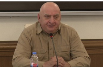 malxaz-Tofuria-vfiqrob-politikuri-xelmZRvanelobidan-yvela-nabiji-winaswar-gaTvlili-iyo---erT-erTma-meTaurma-Sua-cxinvalSi-rusul-aviacias-jari-mouwyo-da-erTi-saaviacio-bombiT-imdeni-biWi-daiRupa-me-4-brigadam-saSineli-sisxli-gaiRo
