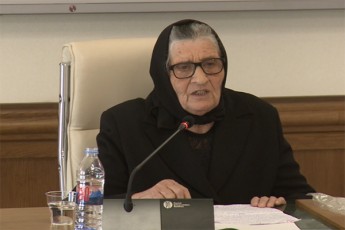 daviT-cindelianis-deda-Tamar-arRvliani-Cemi-Svili-axalaias-dakveTiT-daibares-viTom-TaTbirze-quTaisSi-daxvda-specrazmi-gaitaces-Caiyvanes-baTumSi-aiyvanes-navze-daxvrites-betonis-filebi-gamoabes-da-zRvaSi-gadaagdes