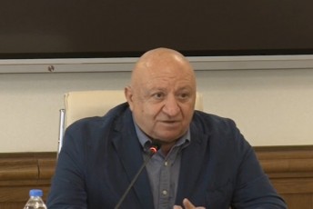 konstantine-JRenti-7-agvistos-momivida-faqsiT-cirkularuli-werili-Cven-vakontrolebT-yofil-samxreT-oseTs-wabrZandiT-adgilsamyofeli-qveynis-sagareo-uwyebaSi-da-imuSaveT-imaze-rom-ruseTma-amaze-ar-misces-mwvave-reaqciao