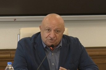 konstantine-JRenti-ucxoeTis-interesSi-ar-aris-imaze-saubari-ras-akeTebs-qveyana-da-mTavroba-ra-warmatebebi-aqvs-maT-interesSia-saqarTveloSi-Seicvalos-arsebuli-mTavroba-amitom-saubroben-imaze-rasac-eubnebian-Casulebi-es-aris-mTavari