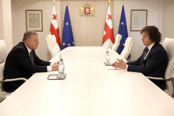 premier-ministri-italiasa-da-yazaxeTSi-saqarTvelos-axlad-daniSnul-elCebs-Sexvda