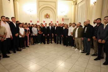 premier-ministrisa-da-parlamentis-Tavmjdomaris-erToblivi-wardginebis-safuZvelze-prezidentma-ZiudoistTa-erovnuli-nakrebis-wevrebi-daajildova