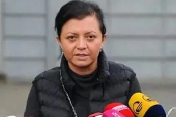 eka-xerxeuliZe-mixeil-saakaSvili-saerTod-sxva-qveynidan-Camovida-sakuTari-fexiT-cixeSi-Casajdomad-imito-ro-es-qveyana-ruseTSi-ar-wasuliyo
