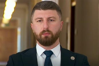 arCil-gordulaZe-ana-wiTliZis-gancxadebaze-niSandoblivia-rom-ZirZveli-naci-meore-ZirZvel-nacze-saubrobs-rom-Savi-fuliT-xdeboda-adamianebis-mosyidvao